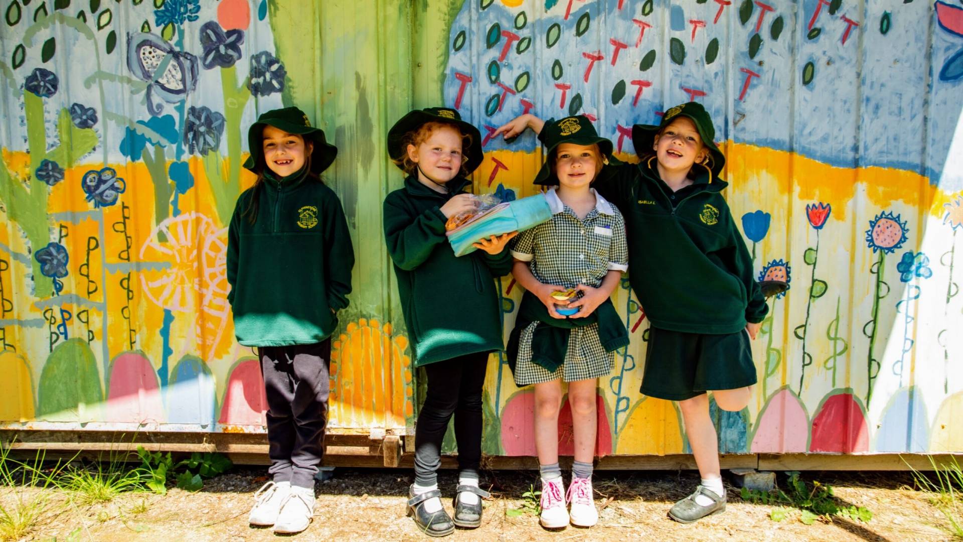 ELPHINSTONE, VICTORIA Community site managed by the Elphinstone